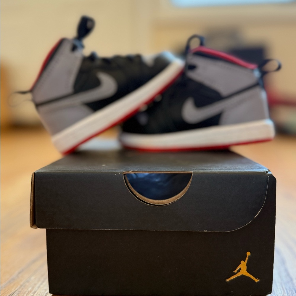 Nike - Jordan 1 Mid TD 
Size 5
Black/Gray/Fire Red - Picture 6 of 13